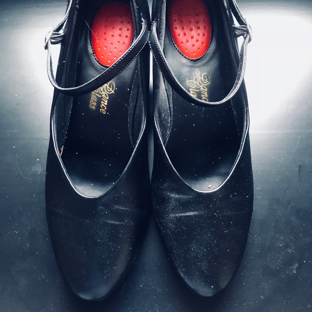 Leather dance shoes